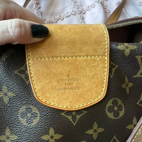 AUTHENTIC Louis Vuitton Purse - Picture 4 of 7